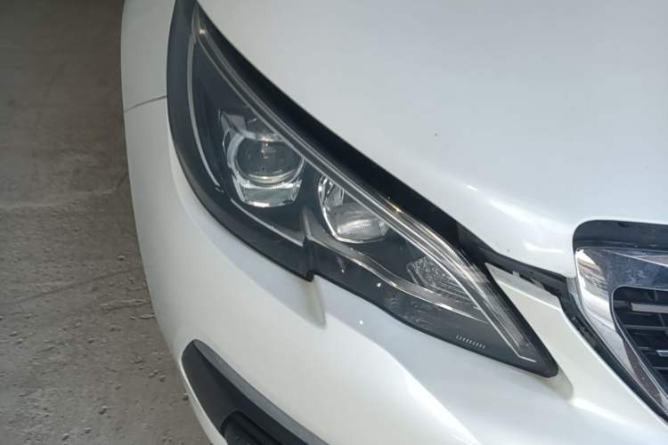 Used Peugeot 308 2019 230THP Automatic Luxury Edition China VI Standard Right Front Headlight
