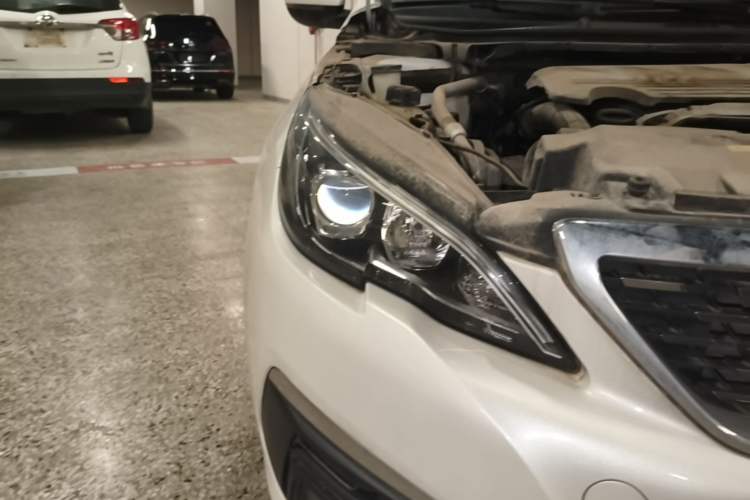 Used Peugeot 308 2019 230THP Automatic Luxury Edition China VI Standard Right Front Headlight
