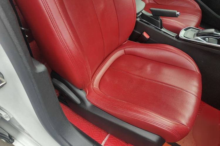 Used Peugeot 308 2019 230THP Automatic Luxury Edition China VI Standard Right Front Seat