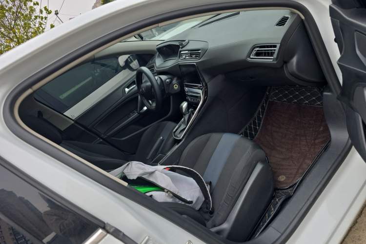 Used Peugeot 308 2019 1.6L Automatic Luxury Version China V Standard Right Front Seat