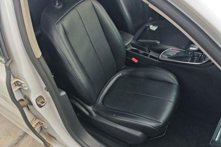 Used Peugeot 308 2019 1.6L Automatic Luxury Version China V Standard Right Front Seat