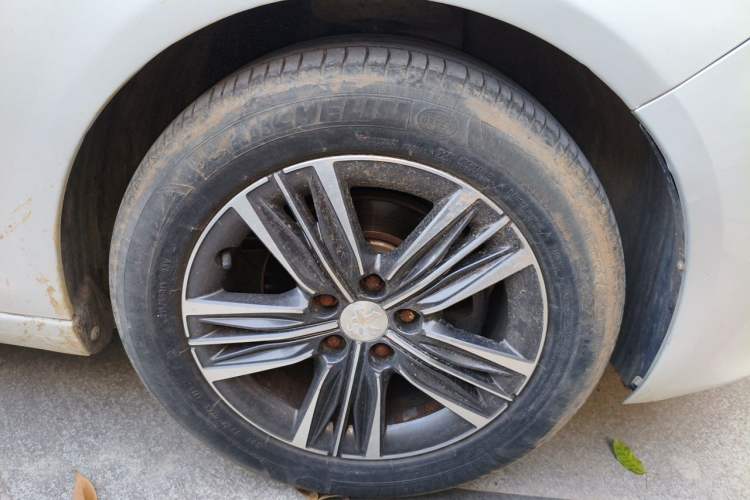 Used Peugeot 308 2019 230THP Automatic Luxury Edition China VI Standard Right Front Wheel Hub