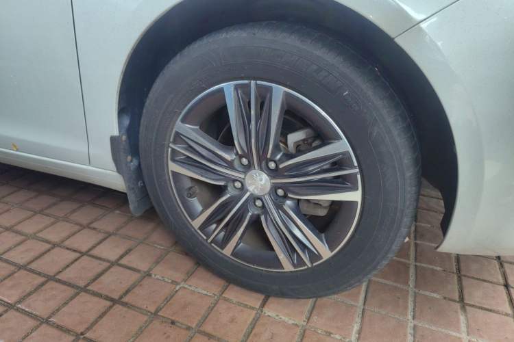 Used Peugeot 308 2019 230THP Automatic Luxury Edition China VI Standard Right Front Wheel Hub