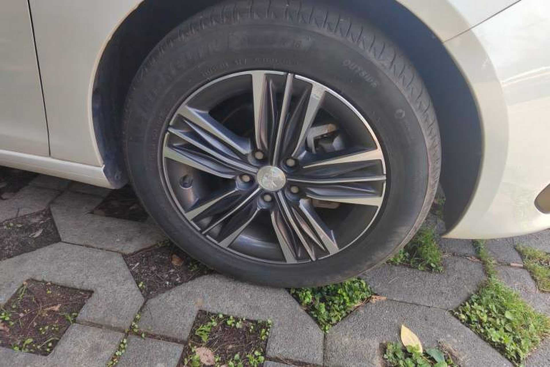 Used Peugeot 308 2019 230THP Automatic Luxury Edition China VI Standard Right Front Wheel Hub