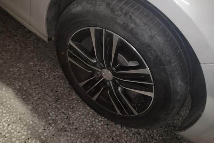 Used Peugeot 308 2019 230THP Automatic Luxury Edition China VI Standard Right Front Wheel Hub