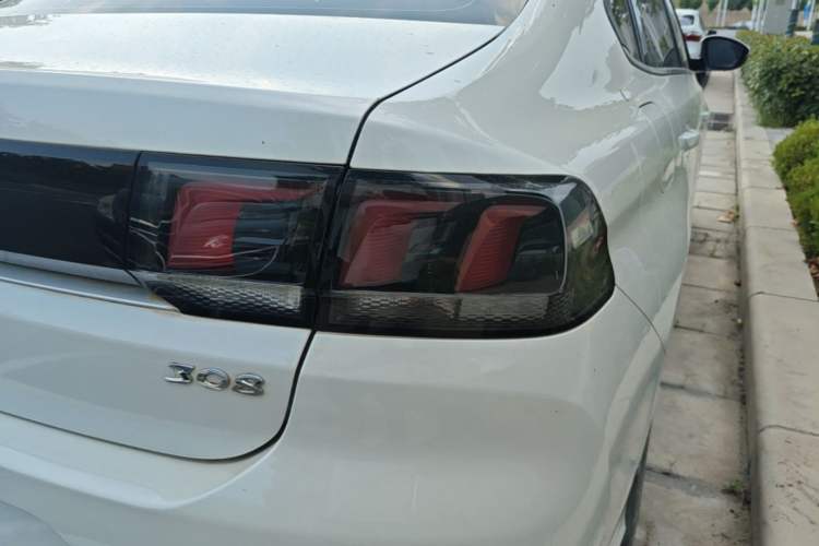 Used Peugeot 308 2019 1.6L Automatic Luxury Version China V Standard Right Rear Taillight
