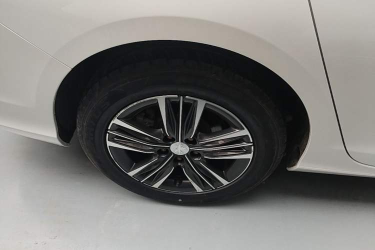 Used Peugeot 308 2019 230THP Automatic Luxury Edition China VI Standard Right Rear Wheel Hub