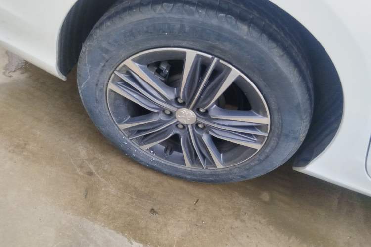 Used Peugeot 308 2019 230THP Automatic Luxury Edition China VI Standard Right Rear Wheel Hub
