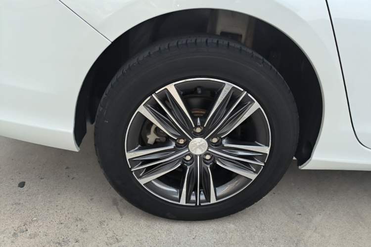 Used Peugeot 308 2019 1.6L Automatic Luxury Version China V Standard Right Rear Wheel Hub