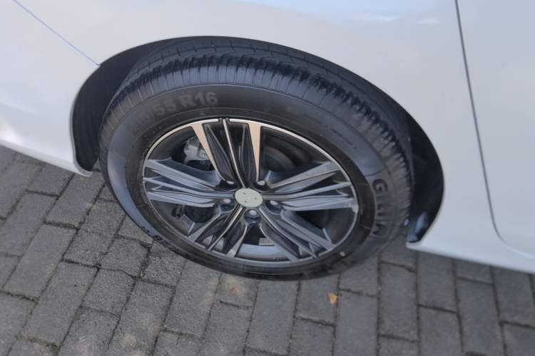 Used Peugeot 308 2019 1.6L Automatic Luxury Version China V Standard Right Rear Wheel Hub