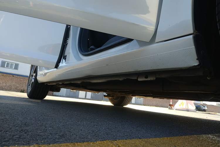 Used Peugeot 308 2019 230THP Automatic Luxury Edition China VI Standard Right Side Sill