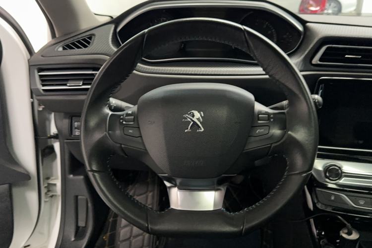 Used Peugeot 308 2019 230THP Automatic Luxury Edition China V Standard Steering Wheel
