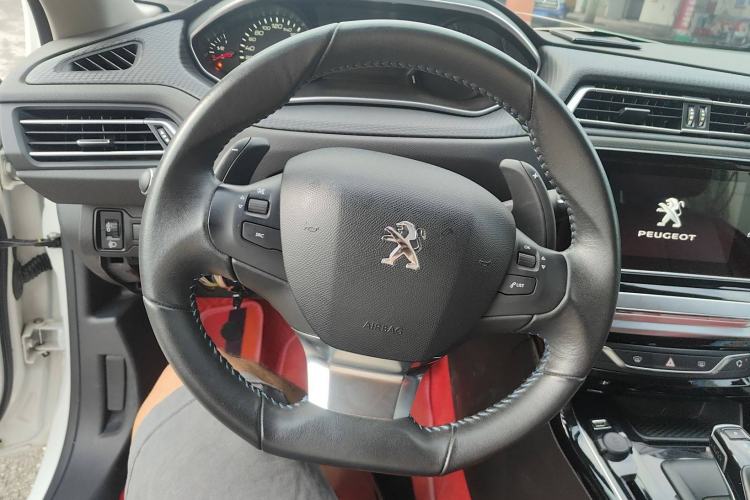 Used Peugeot 308 2019 230THP Automatic Luxury Edition China VI Standard Steering Wheel