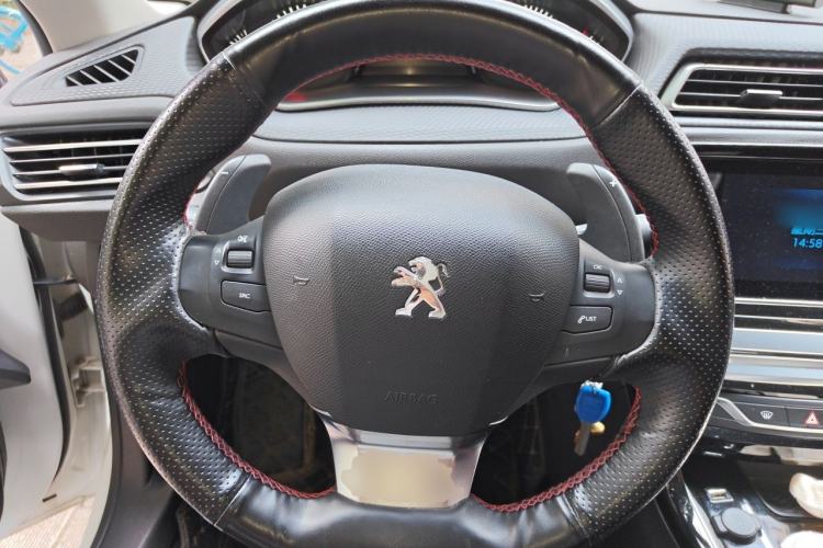 Used Peugeot 308 2019 230THP Automatic Luxury Edition China VI Standard Steering Wheel
