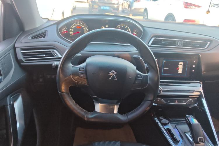 Used Peugeot 308 2019 230THP Automatic Luxury Edition China VI Standard Steering Wheel