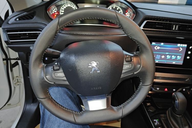 Used Peugeot 308 2019 230THP Automatic Luxury Edition China V Standard Steering Wheel