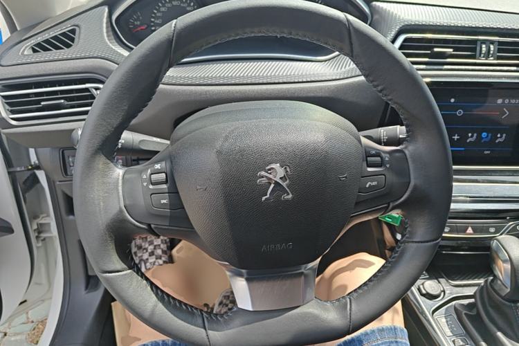 Used Peugeot 308 2019 230THP Automatic Luxury Edition China V Standard Steering Wheel
