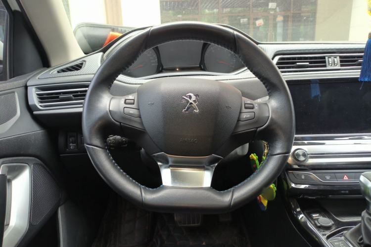 Used Peugeot 308 2019 230THP Automatic Luxury Edition China V Standard Steering Wheel