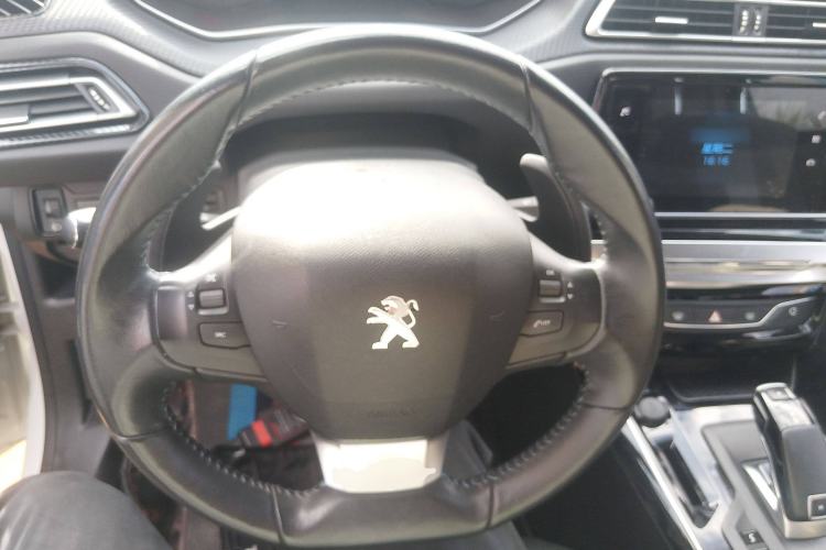 Used Peugeot 308 2019 230THP Automatic Luxury Edition China VI Standard Steering Wheel