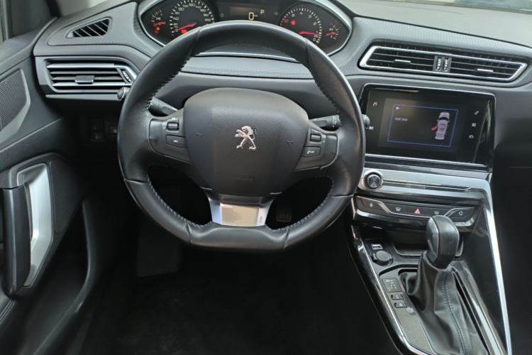 Used Peugeot 308 2019 1.6L Automatic Luxury Version China V Standard Steering Wheel