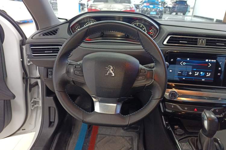 Used Peugeot 308 2019 230THP Automatic Luxury Edition China V Standard Steering Wheel