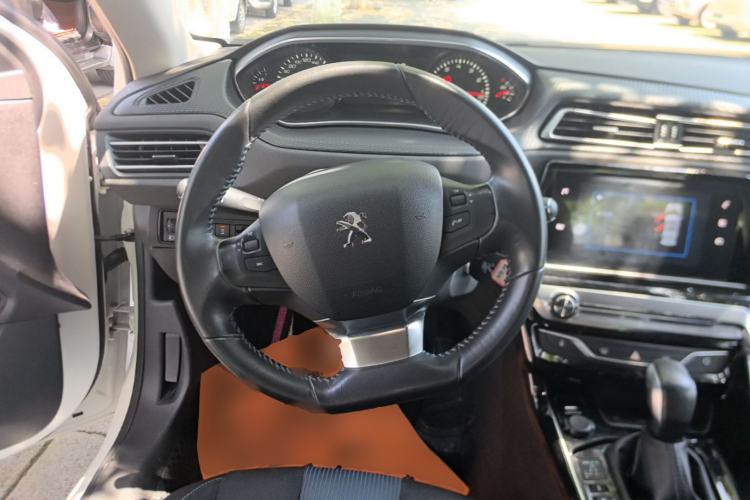 Used Peugeot 308 2019 1.6L Automatic Luxury Version China V Standard Steering Wheel