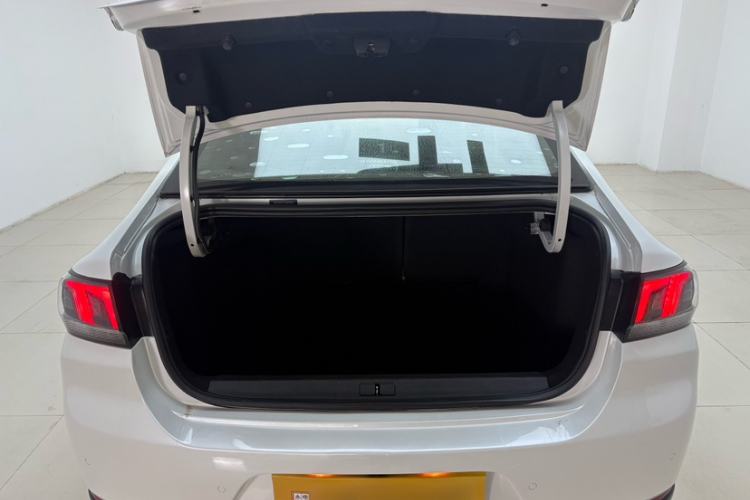 Used Peugeot 308 2019 1.6L Automatic Luxury Version China V Standard Trunk