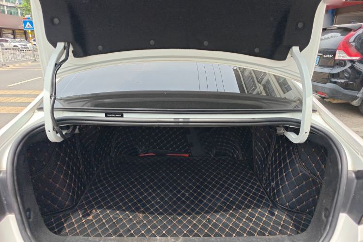 Used Peugeot 308 2019 1.6L Automatic Luxury Version China V Standard Trunk