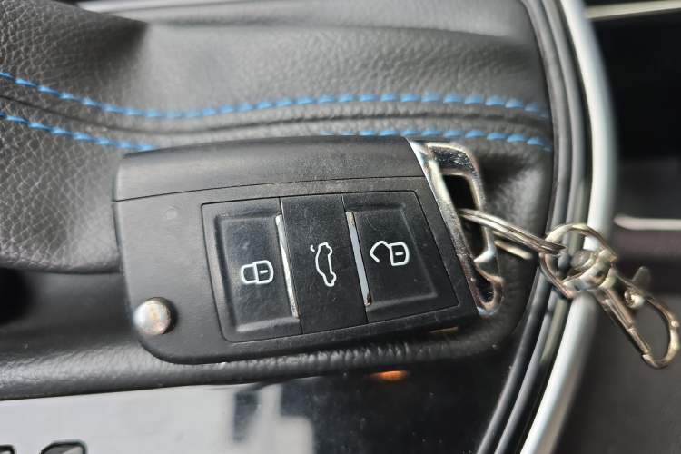 Used Peugeot 308 2019 1.6L Automatic Luxury Version China V Standard Vehicle Key