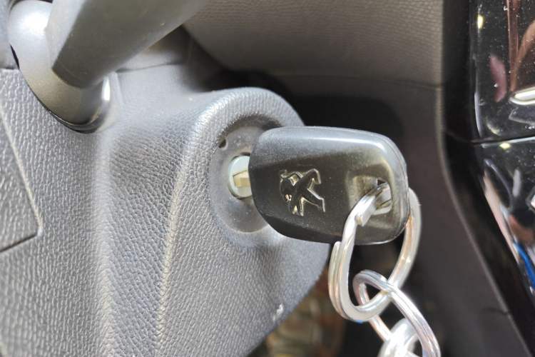 Used Peugeot 308 2019 230THP Automatic Luxury Edition China VI Standard Vehicle Key