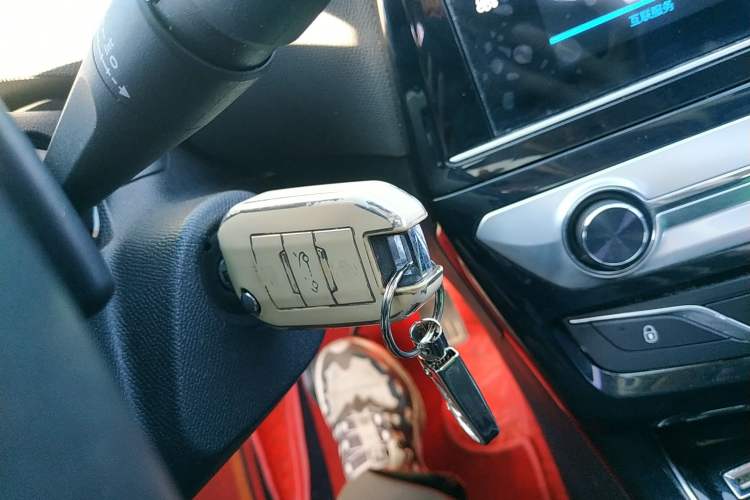Used Peugeot 308 2019 230THP Automatic Luxury Edition China VI Standard Vehicle Key