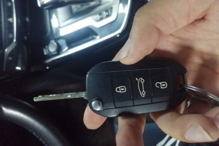 Used Peugeot 308 2019 230THP Automatic Luxury Edition China VI Standard Vehicle Key