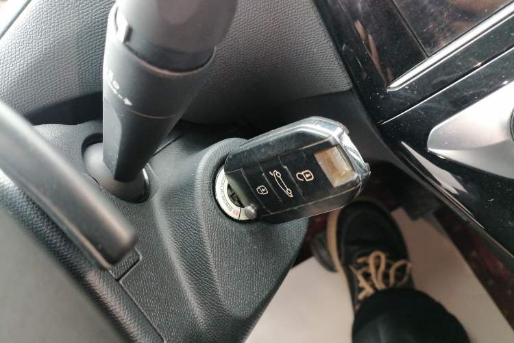 Used Peugeot 308 2019 230THP Automatic Luxury Edition China VI Standard Vehicle Key