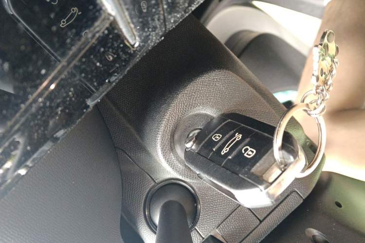 Used Peugeot 308 2019 230THP Automatic Luxury Edition China VI Standard Vehicle Key