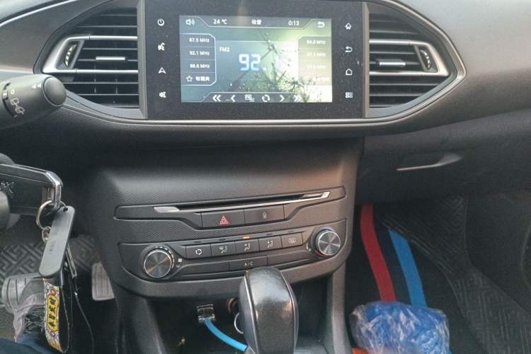 Used Peugeot 308S 2015 1.2T Automatic Shangchi Edition Audio And AC Panel