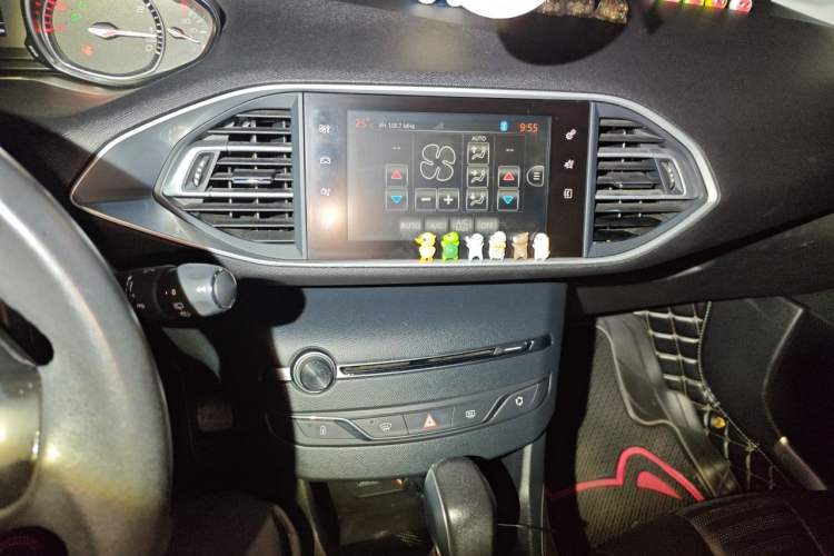Used Peugeot 308S 2015 1.6T Automatic Ruichi Edition Audio And AC Panel