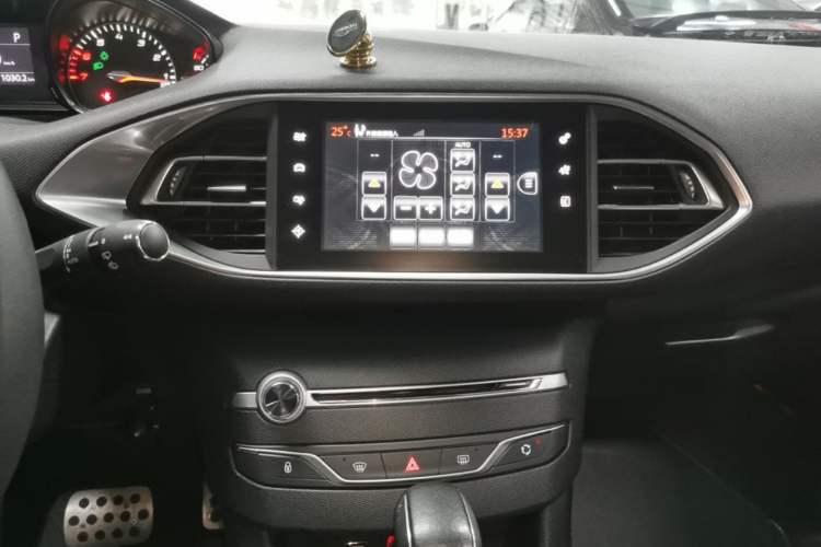 Used Peugeot 308S 2015 1.6T Automatic Ruichi Edition Audio And AC Panel