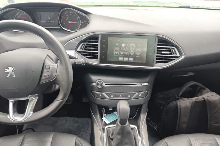 Used Peugeot 308S 2015 1.6T Automatic Ruichi Edition Audio And AC Panel