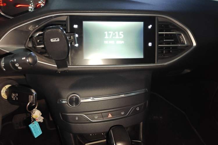 Used Peugeot 308S 2015 1.2T Automatic Jingchi Edition Audio And AC Panel