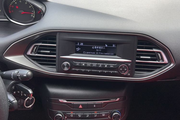 Used Peugeot 308S 2015 1.2T Automatic Shangchi Edition Audio And AC Panel