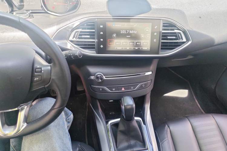 Used Peugeot 308S 2015 1.6T Automatic Ruichi Edition Audio And AC Panel