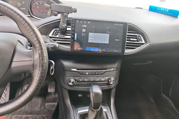 Used Peugeot 308S 2015 1.2T Automatic Shangchi Edition Audio And AC Panel