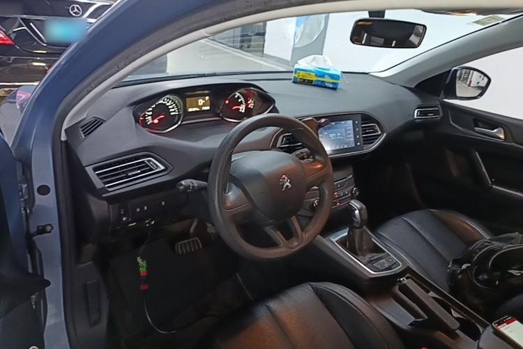 Used Peugeot 308S 2015 1.2T Automatic Shangchi Edition Center Console