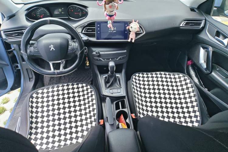 Used Peugeot 308S 2015 1.2T Automatic Jingchi Edition Center Console