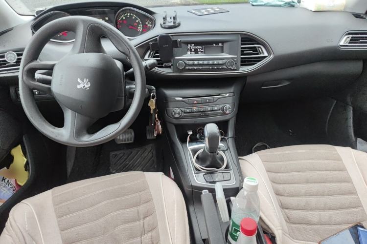 Used Peugeot 308S 2015 1.2T Automatic Shangchi Edition Center Console