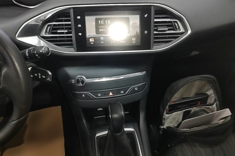 Used Peugeot 308S 2015 1.2T Automatic Jingchi Edition Center Console