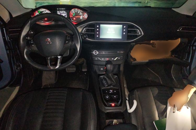 Used Peugeot 308S 2015 1.6T Automatic Ruichi Edition Center Console