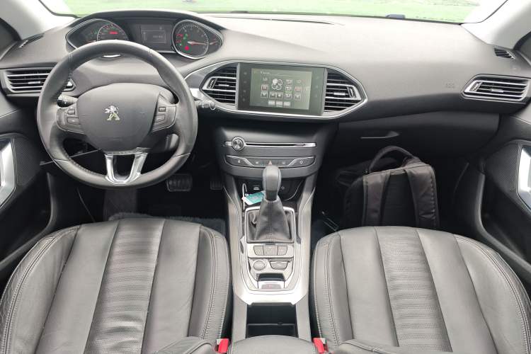 Used Peugeot 308S 2015 1.6T Automatic Ruichi Edition Center Console