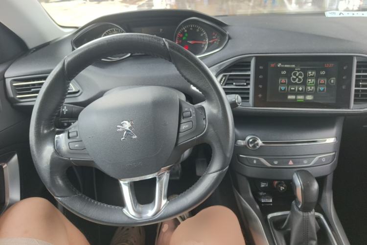 Used Peugeot 308S 2015 1.6T Automatic Ruichi Edition Center Console