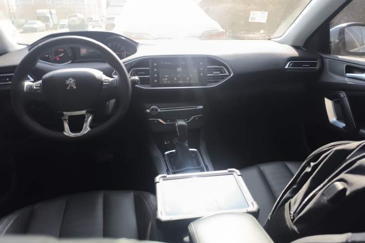 Used Peugeot 308S 2015 1.6T Automatic Ruichi Edition Center Console